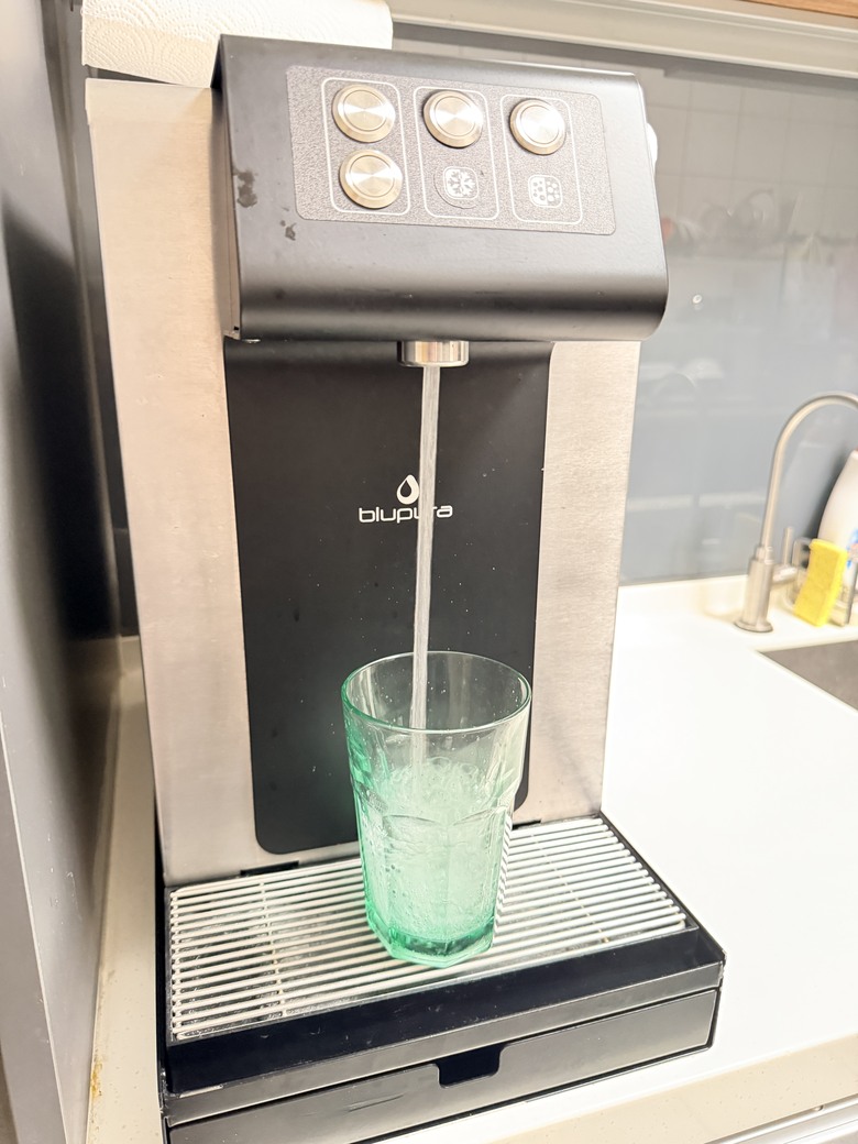 【長期心得】家裡這台氣泡水機用了 7 年:濾芯、氣瓶空間與生活習慣的真實改變