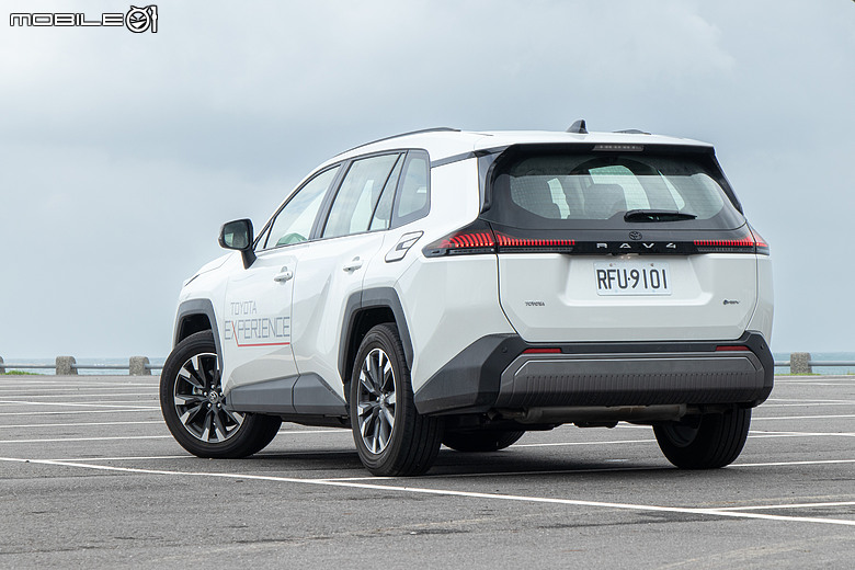 價格破壞者 vs. 級距銷量王｜Mazda CX-5、 Toyota RAV4 全面較量！