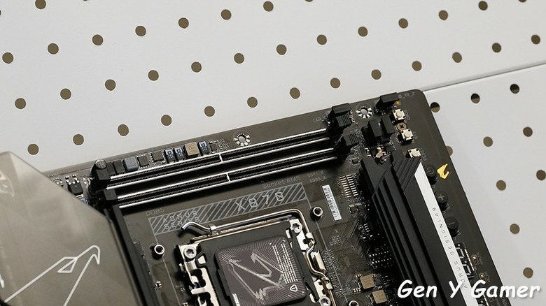 從 40 週年 INFINITY 系列出發，打造硬派軍事風格主機！ft. GIGABYTE X870 AORUS INFINITY、RTX 5070 INFINITY
