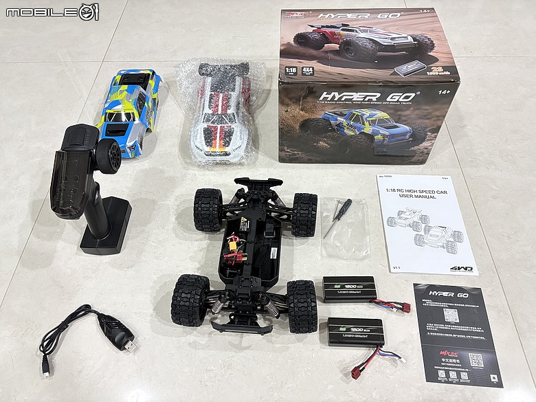 MJX Hyper Go 18208 開箱心得:1/18 四驅越野遙控車,兩套車殼、兩顆電池的入門款