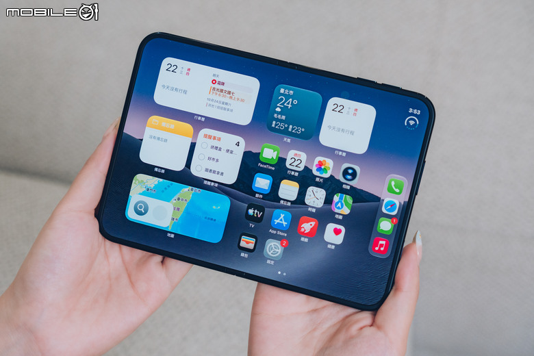Apple iPhone Duo 24 小時開箱速測體驗 這會是摺疊機終極解答嗎？