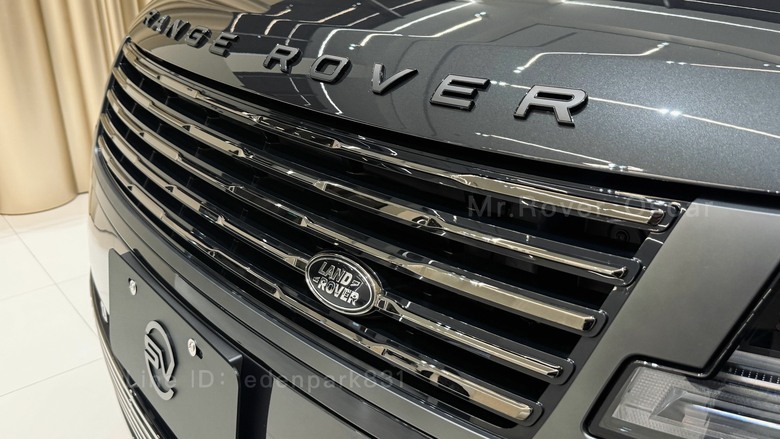 展間直接規劃頂級車款的區域Range Rover P615 SV SWB