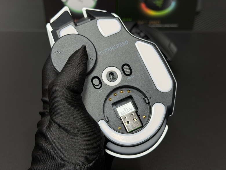 點我看大圖 【開箱|心得】新一代巴塞利斯蛇人體工學電競滑鼠|Razer Basilisk V4 HyperSpeed & Pro