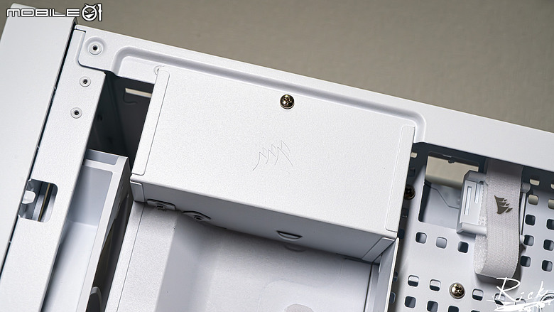 【開箱】擁有全塔能力的木紋機殼 | CORSAIR FRAME 5000D WOOD RS WHITE