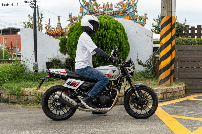 點我看大圖 Triumph Tracker 400 試駕|賽事基因入都會,滑胎英姿傲群雄