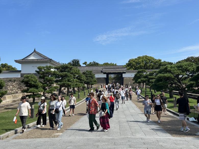 用 力 騎 到 大 阪 (大阪府廳、難波城跡、大阪城)
