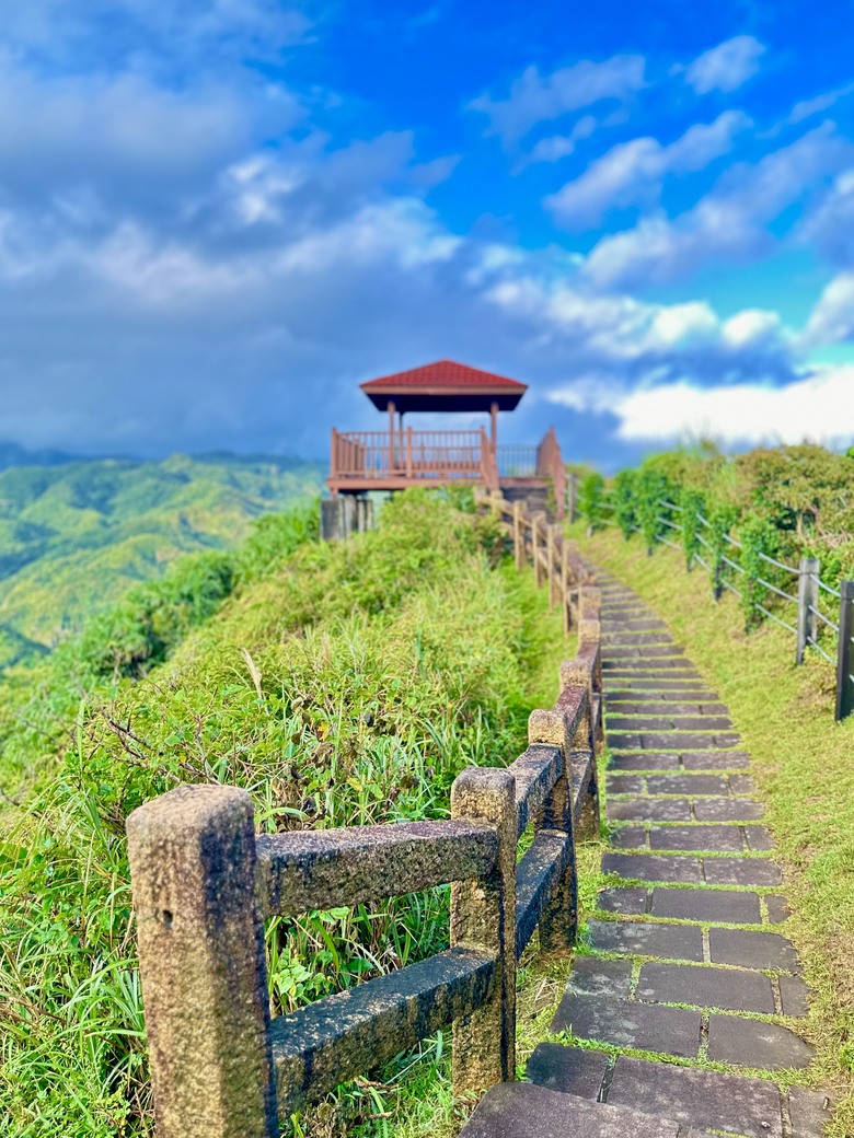 台版小萬里長城吧！鼻頭角登山步道