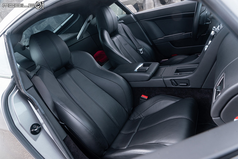 Aston Martin Vantage S 試駕｜身手更俐落，與2010 Vantage重逢純粹駕趣！