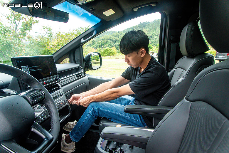 Hyundai 小改款 Staria CEO 試駕|油電上身,舒適升級、節能添利!
