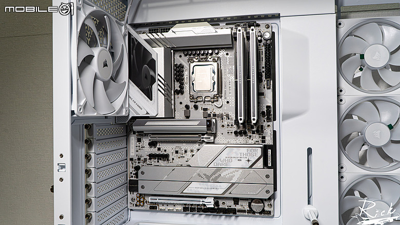 【開箱】擁有全塔能力的木紋機殼 | CORSAIR FRAME 5000D WOOD RS WHITE