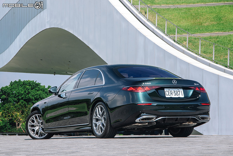 Mercedes-Benz S 580 L Exclusive 試駕|快得從容不迫,舒適得讓人眷戀!