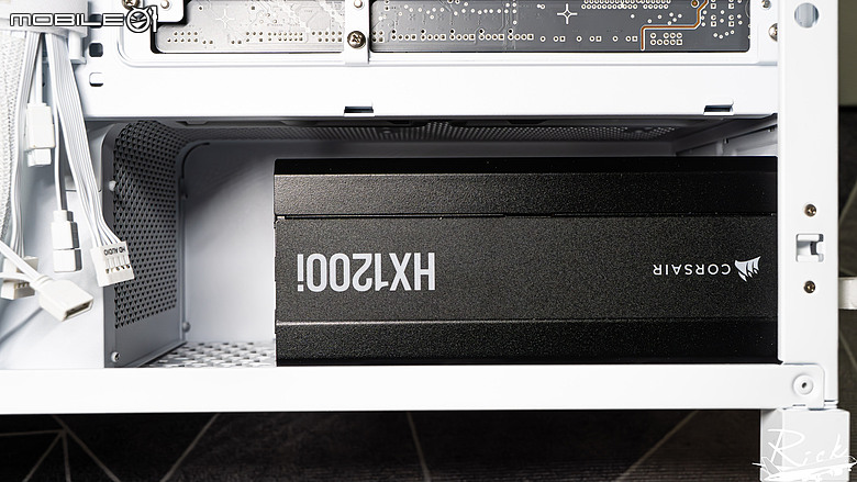 【開箱】擁有全塔能力的木紋機殼 | CORSAIR FRAME 5000D WOOD RS WHITE