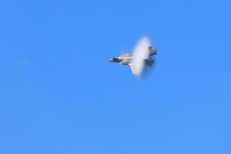 點我看大圖 SF Fleet Week 2026 Air Show (Canon EOS R6mk2 + EF100-400mm f/4.5-5.6 L2)