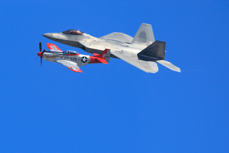 點我看大圖 SF Fleet Week 2026 Air Show (Canon EOS R6mk2 + EF100-400mm f/4.5-5.6 L2)