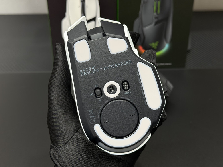 點我看大圖 【開箱|心得】新一代巴塞利斯蛇人體工學電競滑鼠|Razer Basilisk V4 HyperSpeed & Pro