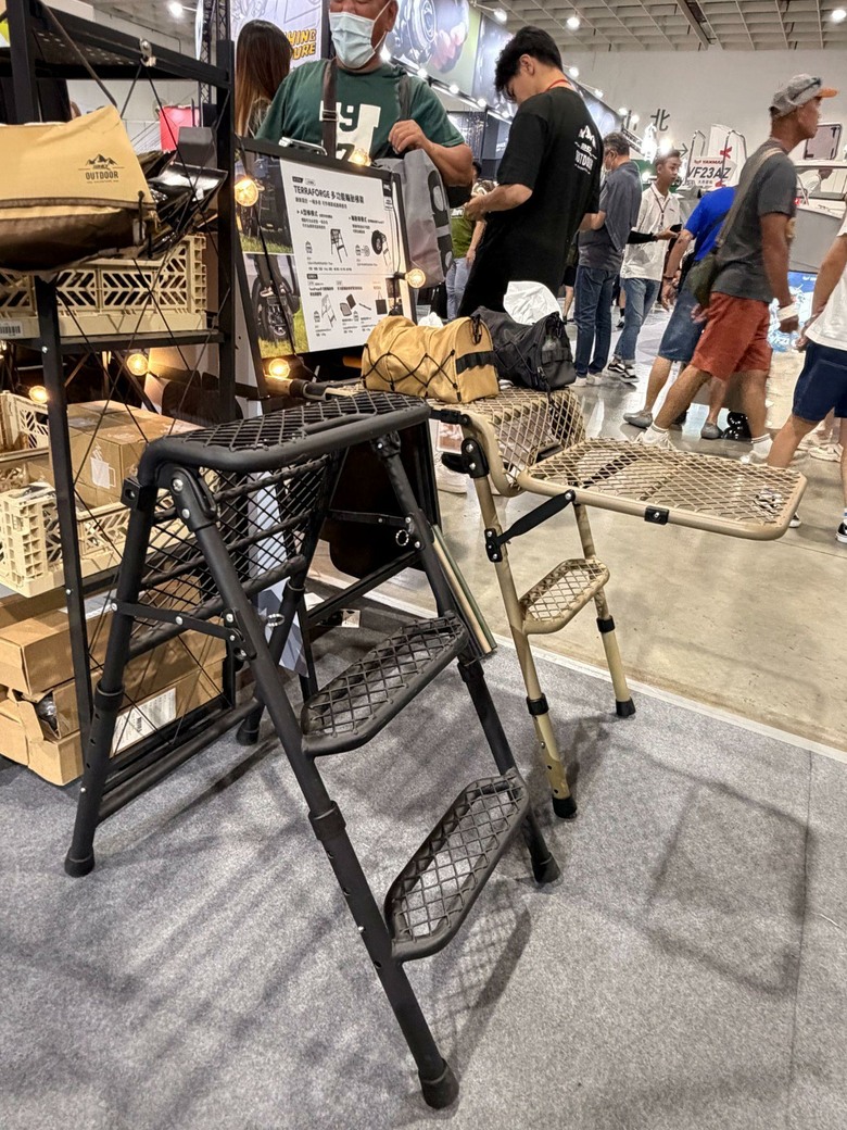 戶外展逛到腳痠但挖到不少好東西！3D mats三代梯、充氣床墊、匹克球超好玩