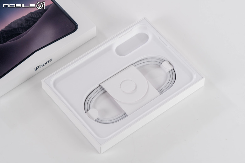 Apple iPhone Duo 24 小時開箱速測體驗 這會是摺疊機終極解答嗎？
