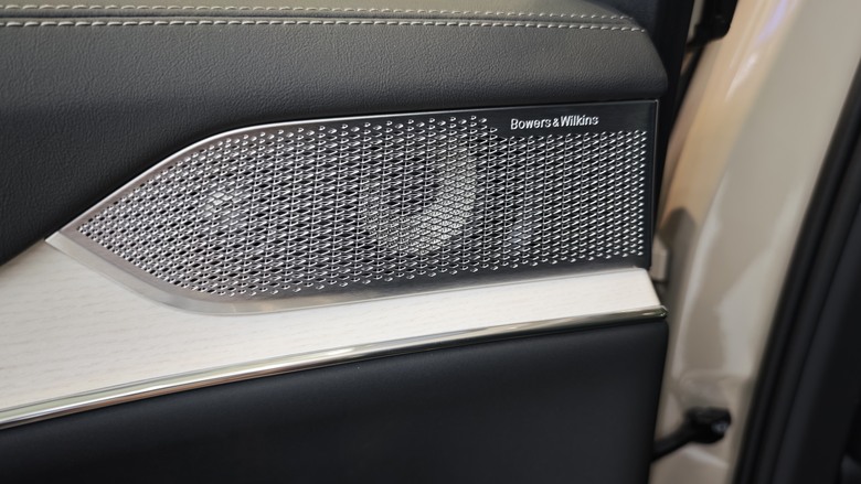 在最危險的天、開著最安全的車、聽著最棒的音響 - Volvo EX90 Ultra 六人座賞車 & Plus版試駕 (含音響試聽影片分享)