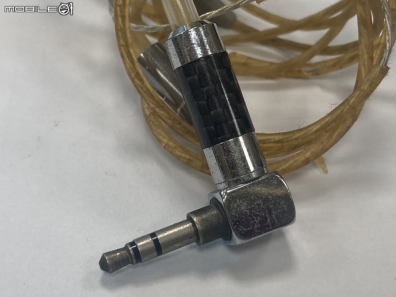 尋找站內之前出售自製手工耳機（媲美SONY E888）網友，需要維修服務。