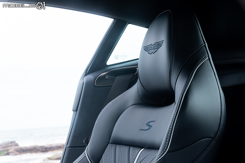 Aston Martin Vantage S 試駕｜身手更俐落，與2010 Vantage重逢純粹駕趣！
