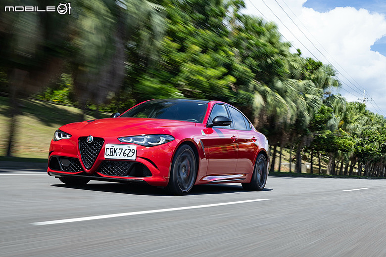Alfa Romeo Giulia Quadrifoglio 試駕|享受駕馭樂趣就是這麼簡單!