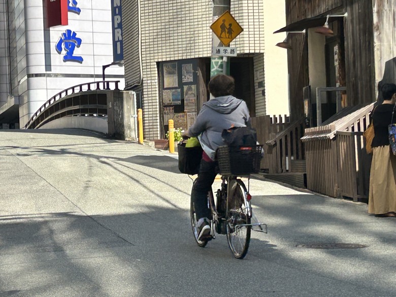 用 力 騎 到 大 阪 (大阪府廳、難波城跡、大阪城)