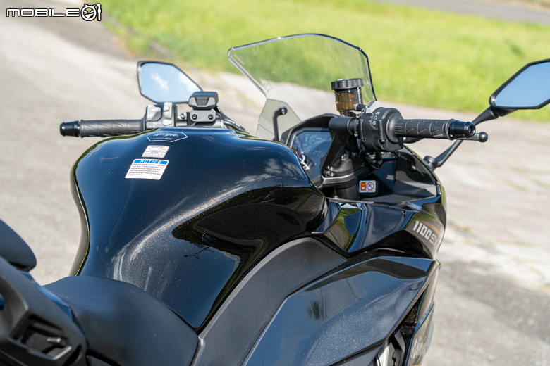KAWASAKI NINJA 1100 SX 試駕｜承忍道滿熱血，馭長途見從容