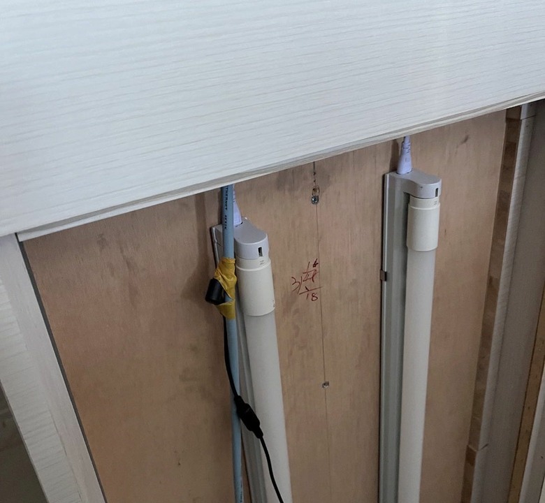 強迫症的假日打工!?監控螢幕氣壓支架DIY