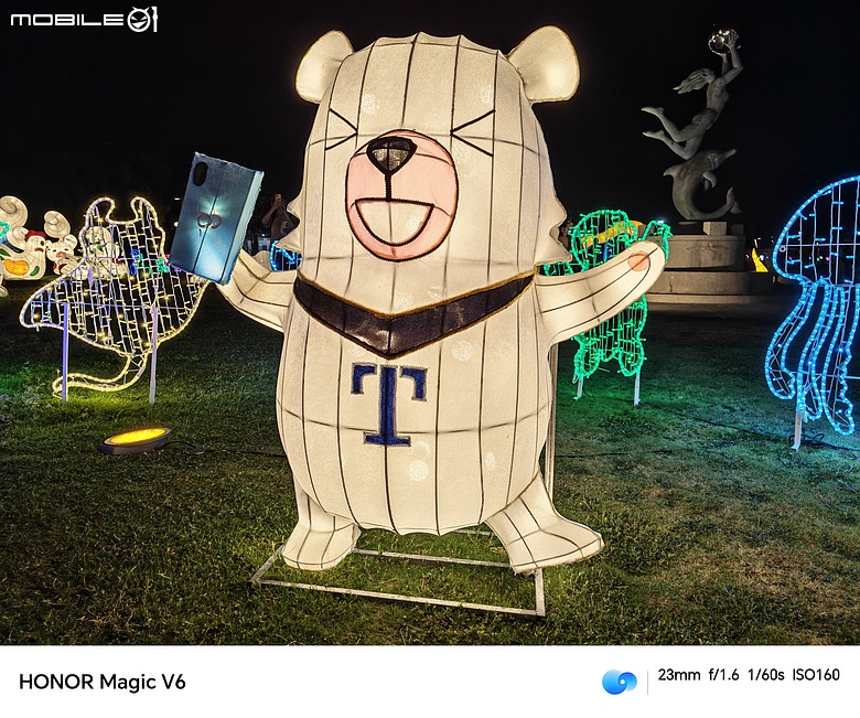 點我看大圖 HONOR Magic V6 評測報告|4mm 超薄機身、AI 靈感幫拍超貼心!