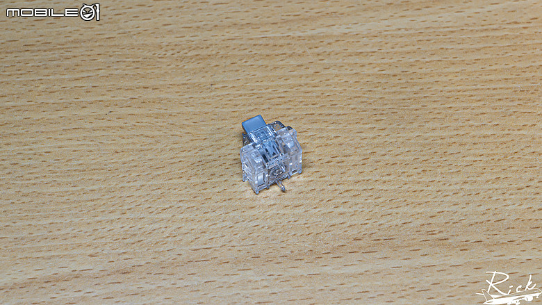 點我看大圖 【開箱】更加完美的櫻桃磁軸 | CHERRY XTRFY K5 PRO TMR V2 RGB WHITE