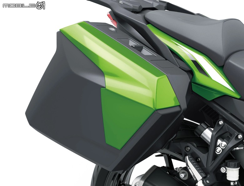 點我看大圖 承襲 Z900 四缸動力與雷達電控架構,全新 Kawasaki Versys 900 正式發表!