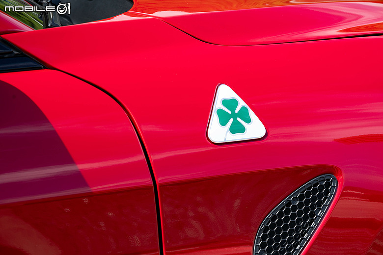 Alfa Romeo Giulia Quadrifoglio 試駕|享受駕馭樂趣就是這麼簡單!