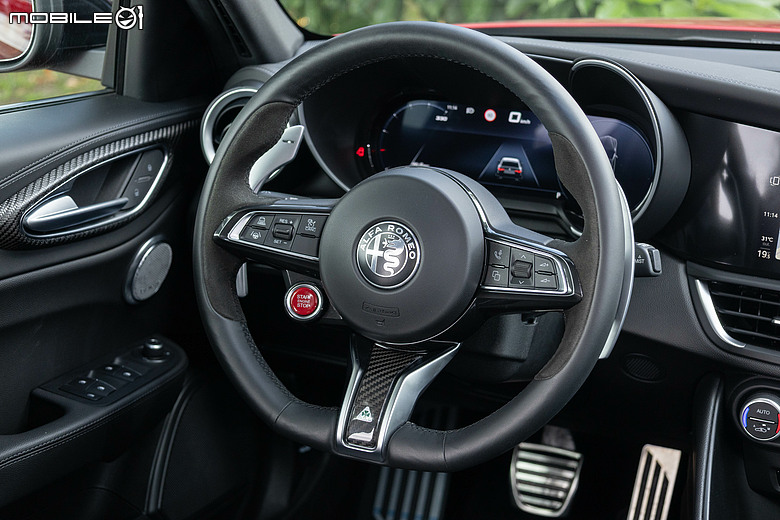 Alfa Romeo Giulia Quadrifoglio 試駕|享受駕馭樂趣就是這麼簡單!