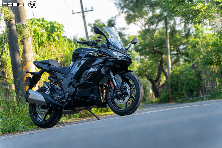 KAWASAKI NINJA 1100 SX 試駕｜承忍道滿熱血，馭長途見從容