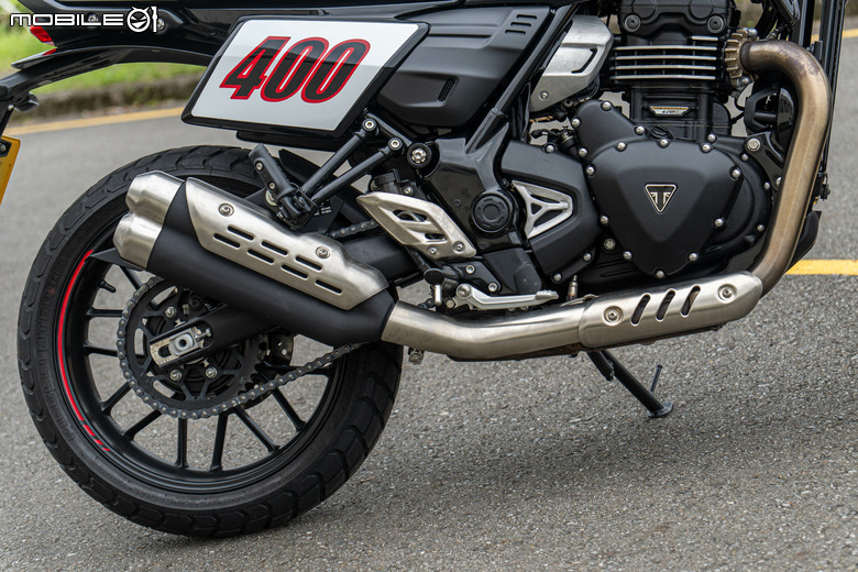 點我看大圖 Triumph Tracker 400 試駕|賽事基因入都會,滑胎英姿傲群雄