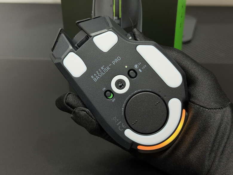 點我看大圖 【開箱|心得】新一代巴塞利斯蛇人體工學電競滑鼠|Razer Basilisk V4 HyperSpeed & Pro