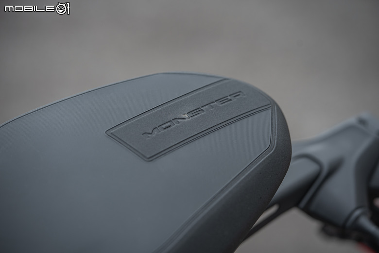 DUCATI Monster 試駕報告｜鮮明區隔車系差異，一台擁抱新手的DUCATI