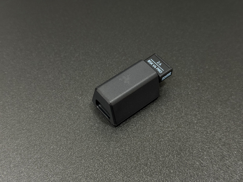 點我看大圖 【開箱|心得】新一代巴塞利斯蛇人體工學電競滑鼠|Razer Basilisk V4 HyperSpeed & Pro