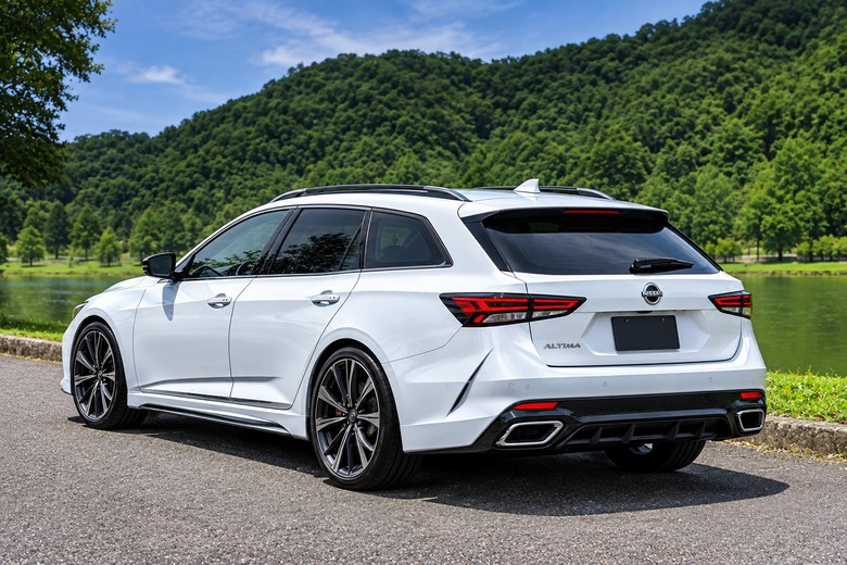 AI生成的Sentra wagon