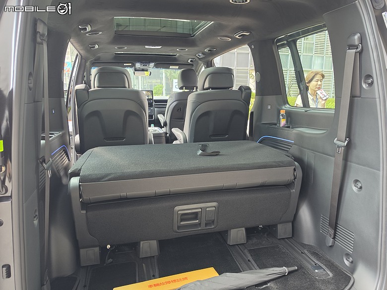 Hyundai 小改款 Staria CEO 試駕|油電上身,舒適升級、節能添利!