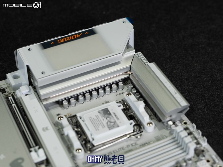 Q萌形象二次元雕妹 技嘉 B850 AORUS ELITE-P ICE主機板