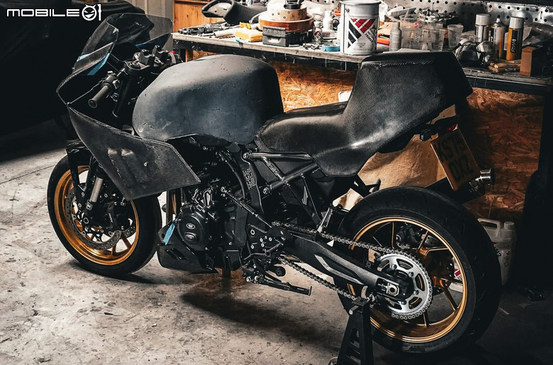 點我看大圖 英國SUZUKI聯手手工訂製品牌HaxchMoto為GSX-8TT重現80年代跑車風華