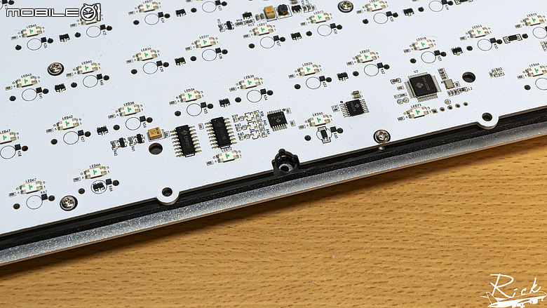 點我看大圖 【開箱】更加完美的櫻桃磁軸 | CHERRY XTRFY K5 PRO TMR V2 RGB WHITE