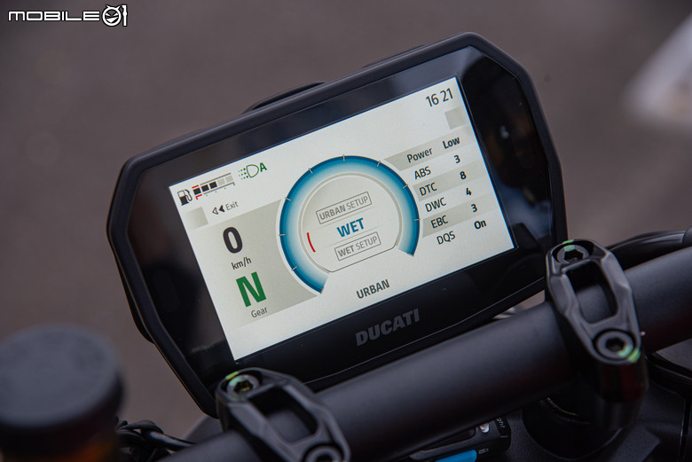 DUCATI Monster 試駕報告｜鮮明區隔車系差異，一台擁抱新手的DUCATI