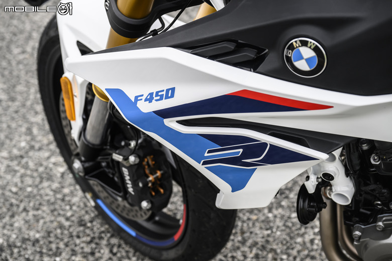點我看大圖 BMW F 450 R 正式發表,自動離合器、48 匹馬力、175 公斤繼承 S 1000 R 靈魂的輕量級街車!
