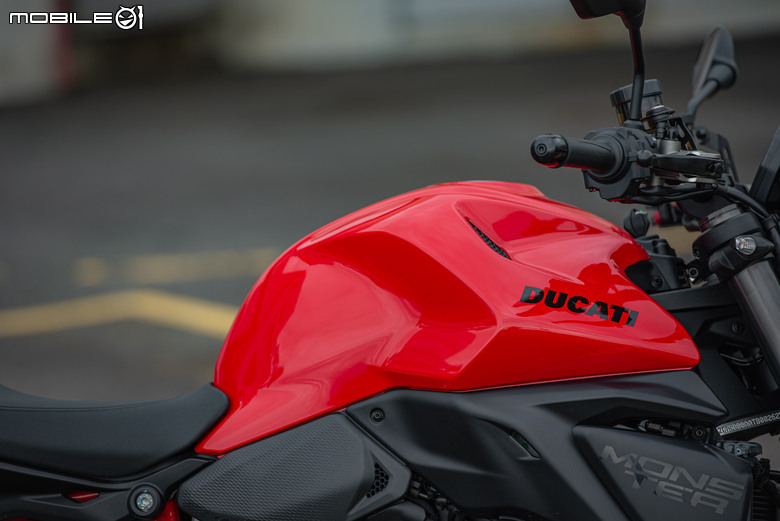 DUCATI Monster 試駕報告｜鮮明區隔車系差異，一台擁抱新手的DUCATI