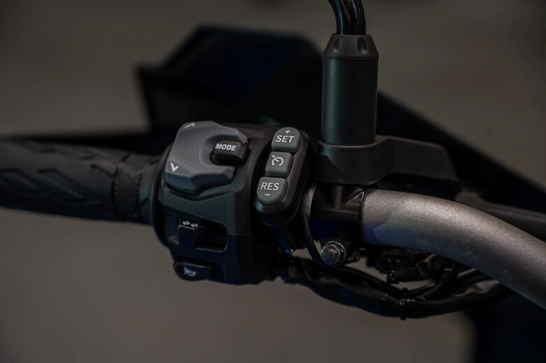 SUZUKI GSX-800系列終於有原廠定速巡航了！但是僅限歐洲販售？