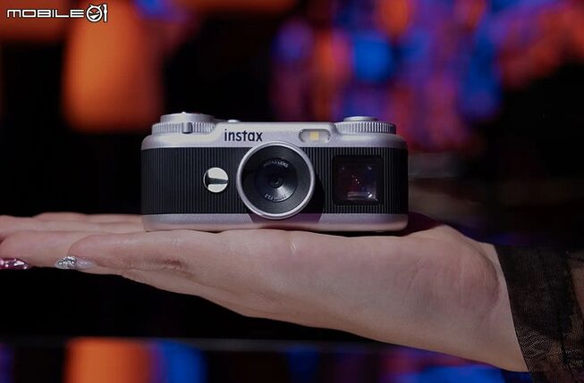 Fujifilm instax Pal 2 復古掌心機登場｜內建觀景窗與 LCD 螢幕，過片撥桿加持玩味更足！