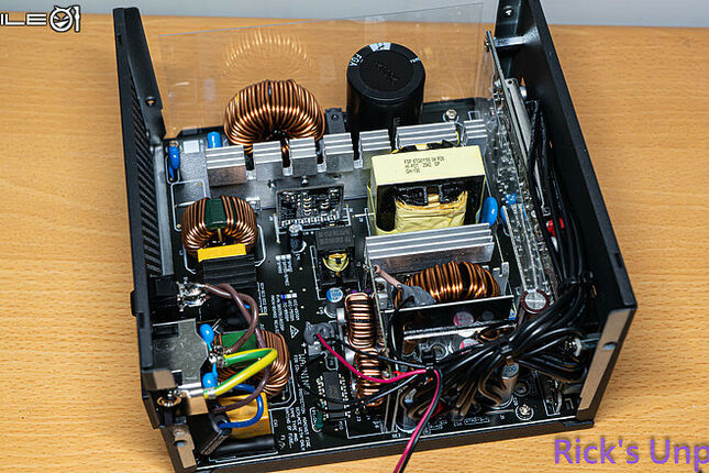 【開箱】高CP金牌全模組電源 | FSP VIC GM 850W