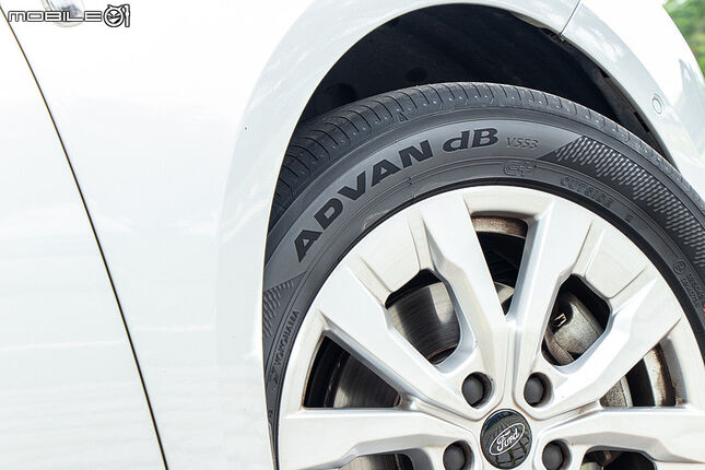 Yokohama Advan dB V553 三千公里試胎體驗｜擺脫惱人轟鳴聲，行路質感大幅提升！